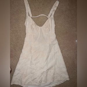 Flower detailed dress in cream